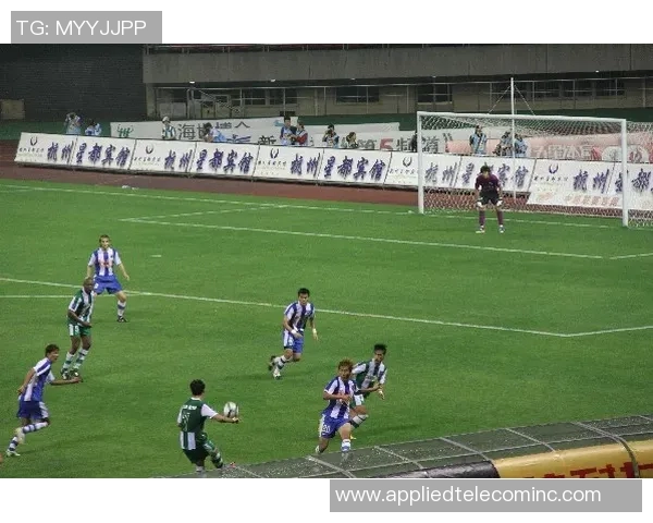 22号现役足球明星的辉煌历程与场上风采全解析 22号现役足球明星的辉煌历程与场上风采全解析