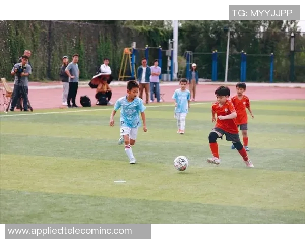 刻苦训练成就足球明星的辉煌之路与奋斗精神