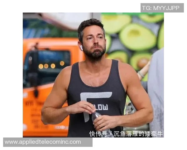 国外足球明星展现肌肉魅力的精彩瞬间与健身秘诀揭秘 国外足球明星展现肌肉魅力的精彩瞬间与健身秘诀揭秘